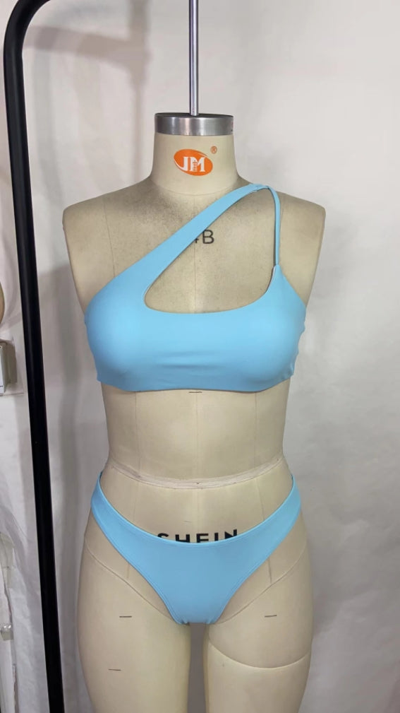 Traje de baño dividido de color sólido Traje de baño europeo y sencillo Tirantes cruzados Hermoso traje de baño con espalda dividida