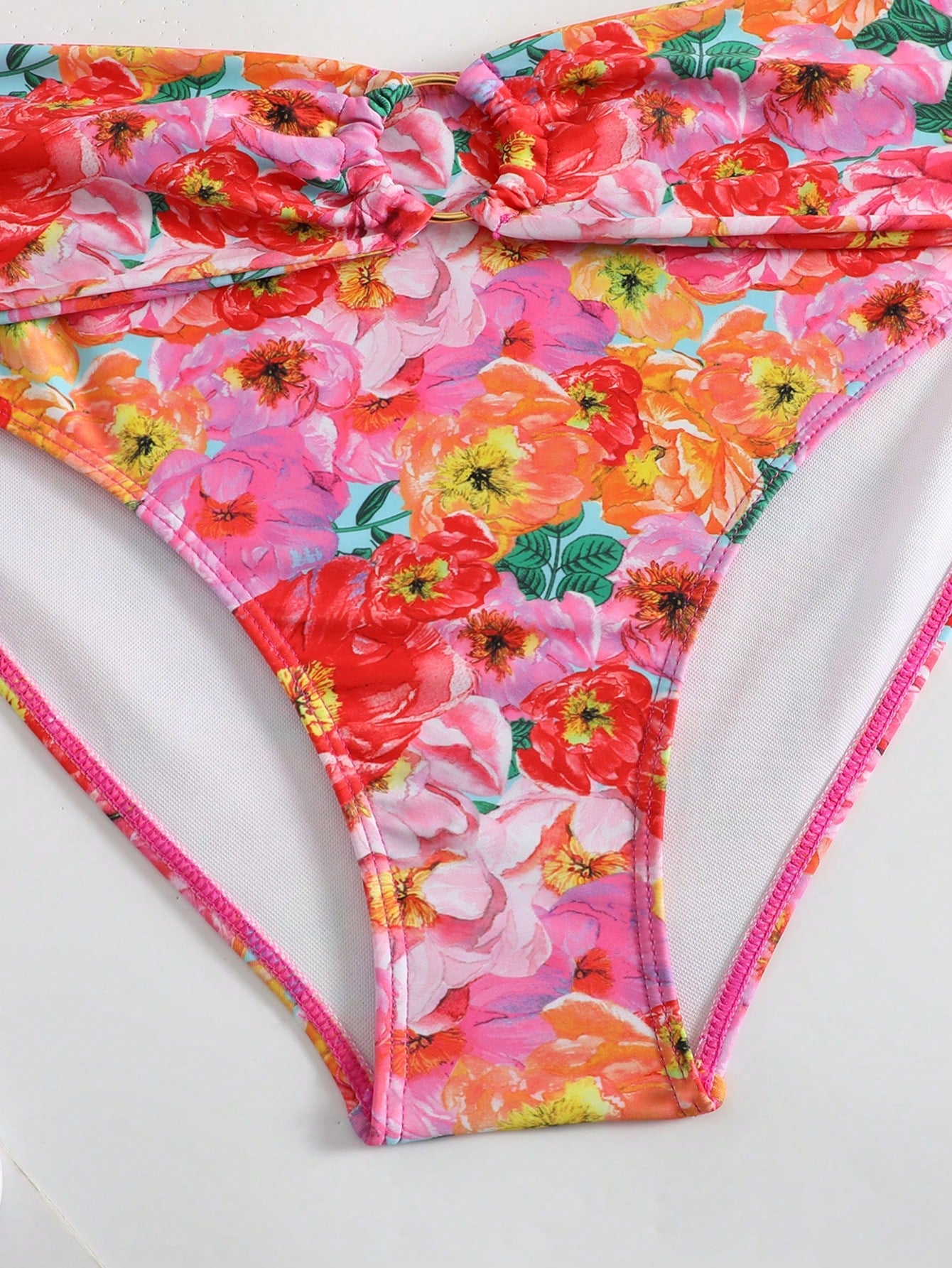 Conjunto de traje de baño Bikinx con estampado de empalme, bajo con volantes y copas con aros, incluyendo falda de cola de sirena.