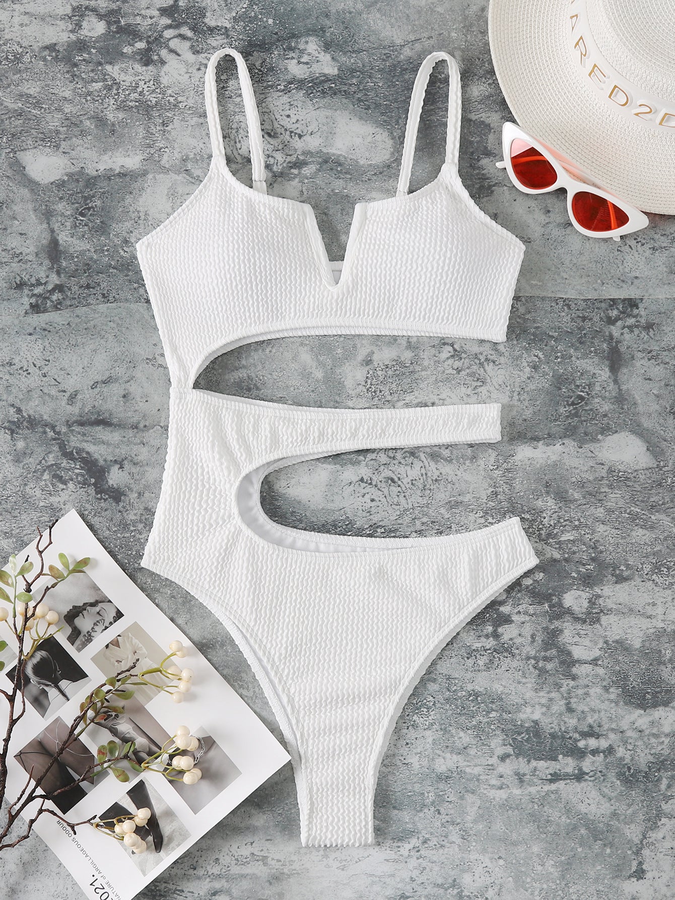 Traje de baño bikini sexy con escote en V y aberturas para mujer