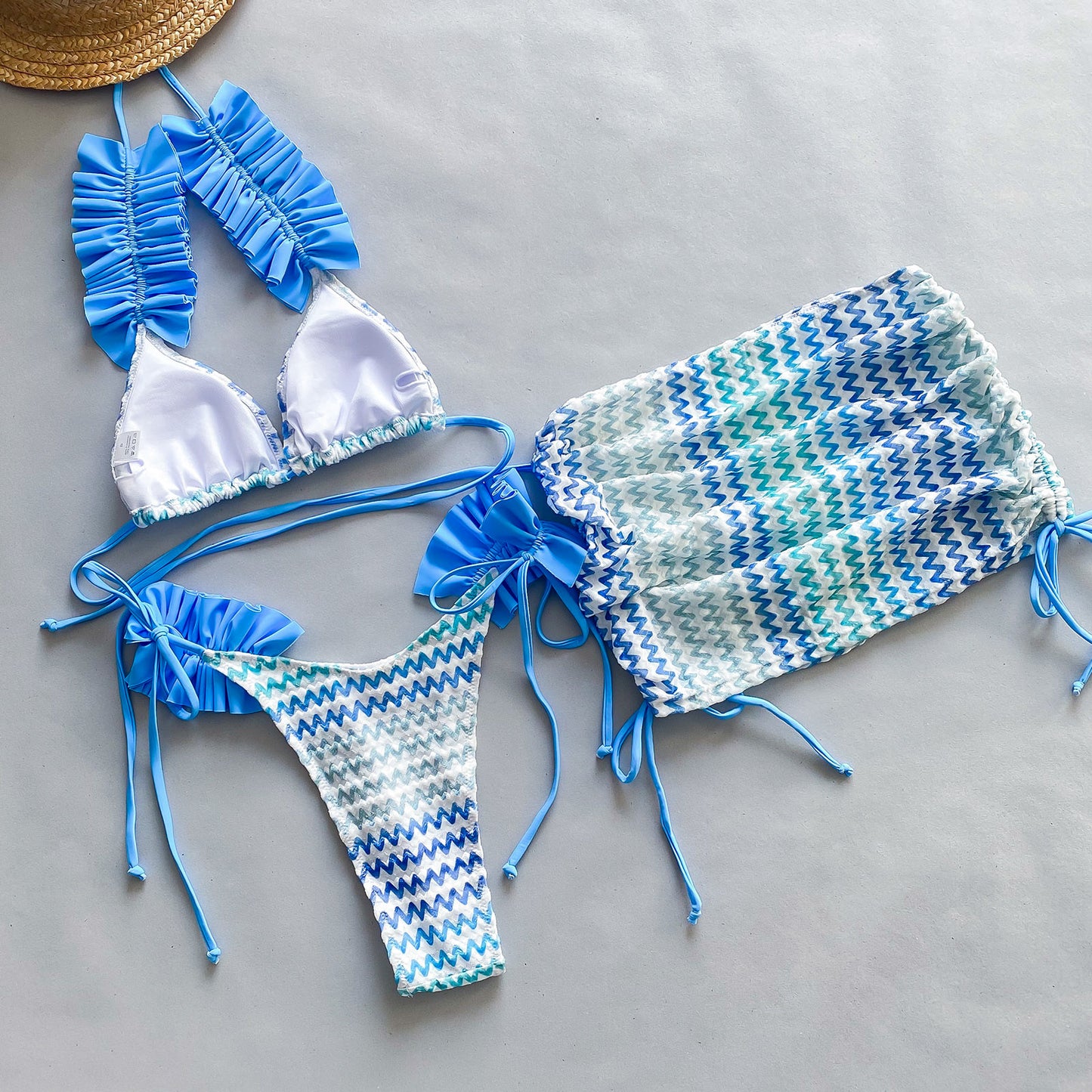 Conjunto de bikini de tres piezas con pliegues y abertura lateral para mujer