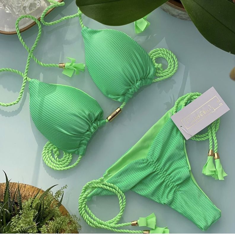 Bikini especial de color sólido con trenza de cuerda, traje de baño multicolor.