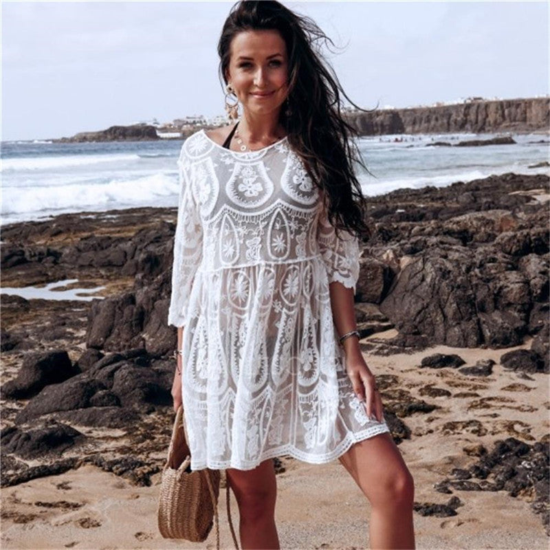 Blusa de bikini con cuello halter y encaje bordado para playa, ropa de protección solar para la playa
