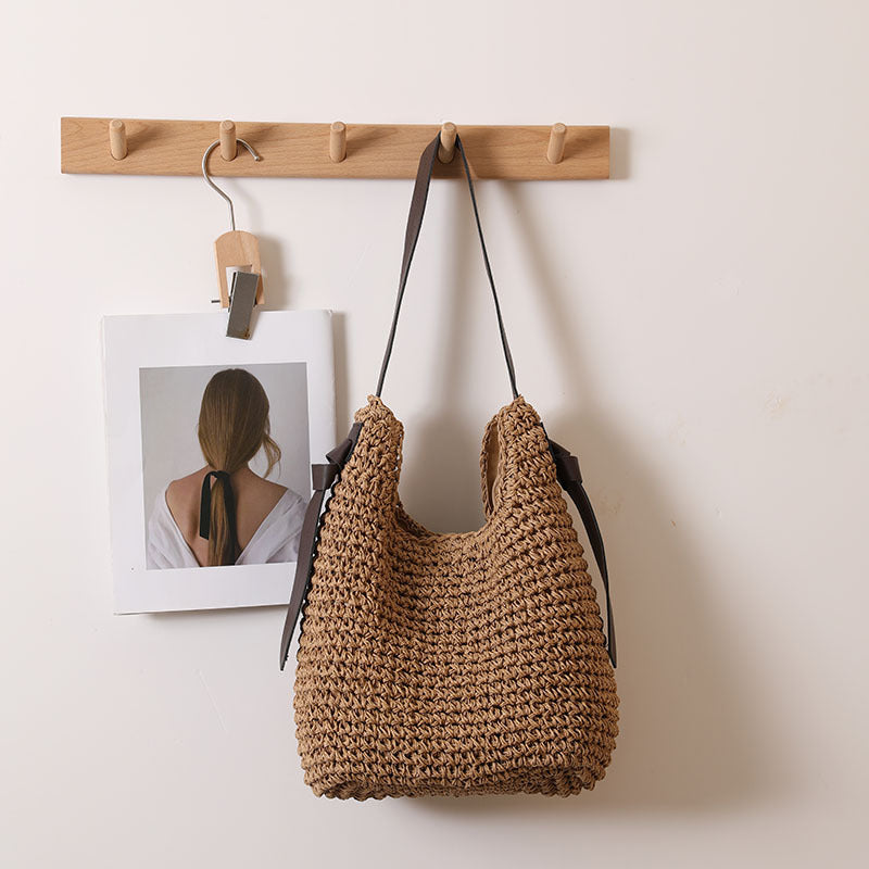 Sac en paille à pompon grande capacité, sac tissé de niche, sac de plage décontracté pour femmes, sac à bandoulière pour vacances