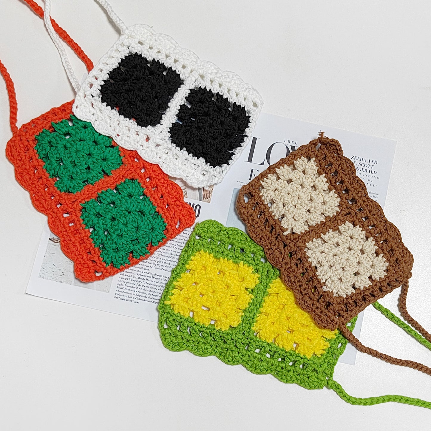 Sac tissé à la main pour femme, sac ethnique en filet rouge pour téléphone portable, sac à bandoulière en patchwork de couleurs contrastées, une seule pièce