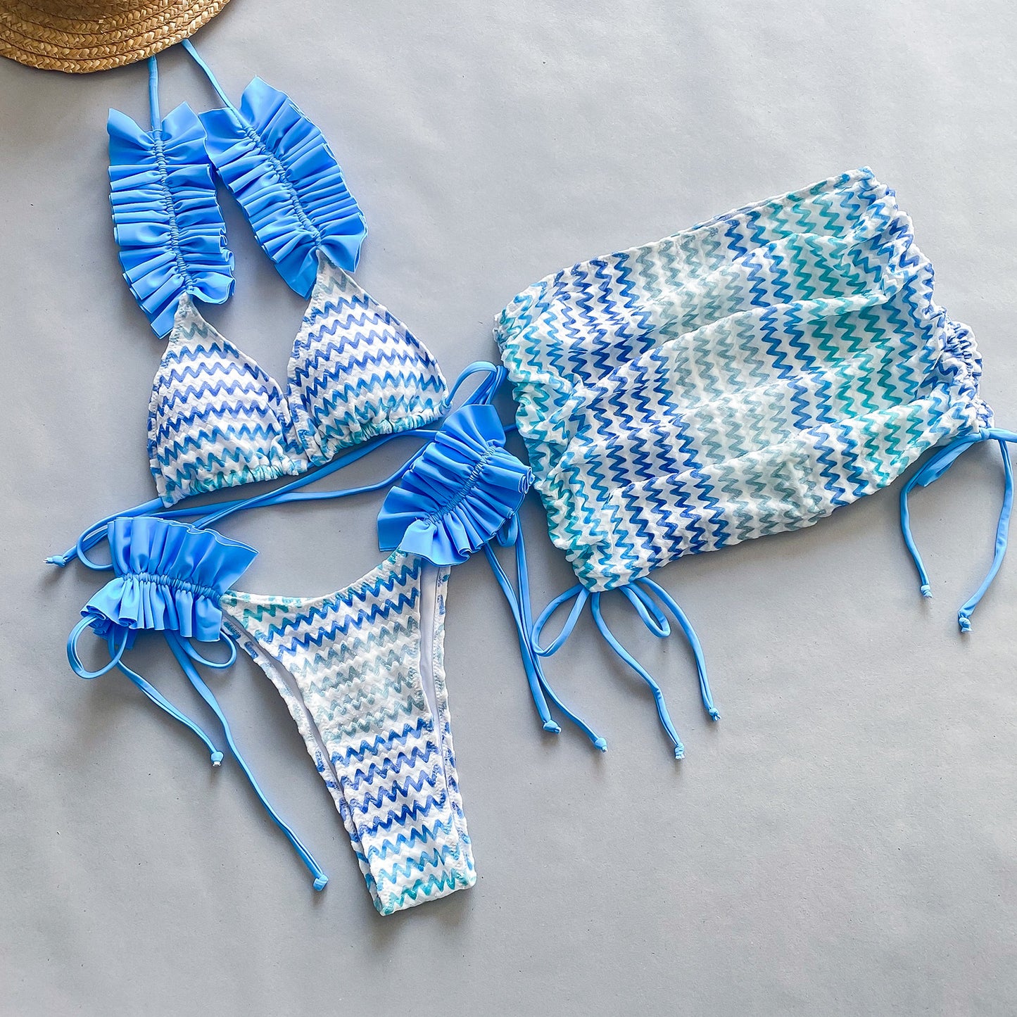 Conjunto de bikini de tres piezas con pliegues y abertura lateral para mujer