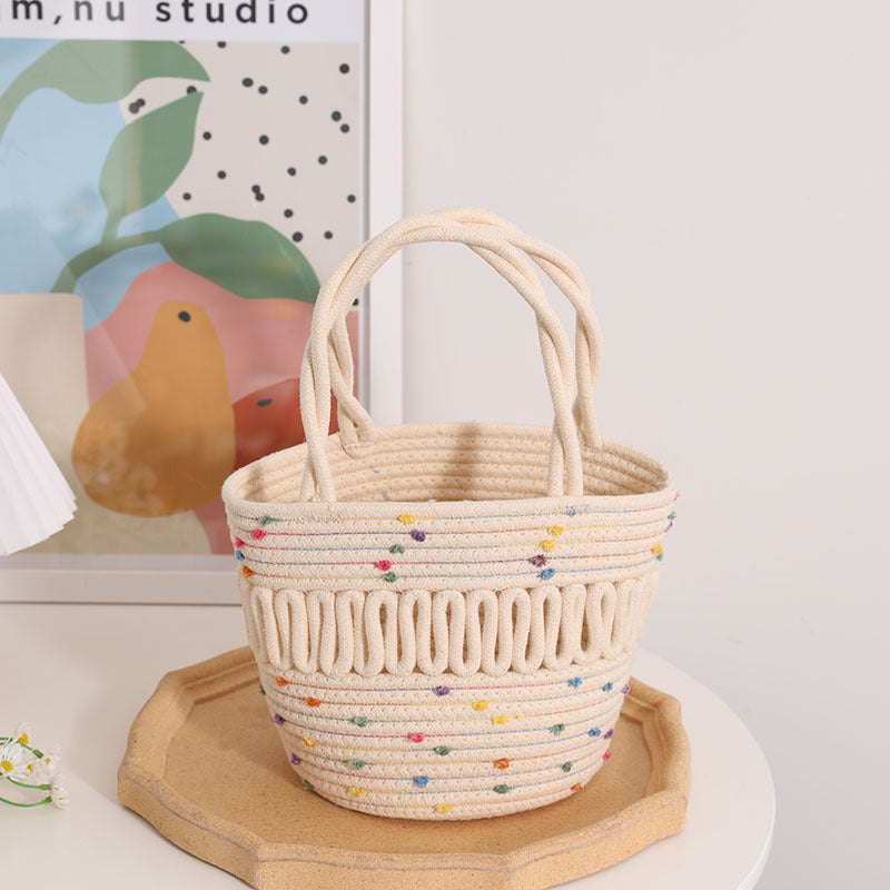 Bonita cesta pequeña con forma de gorro colorido, con recortes ahuecados, bolso tejido de paja para mujer