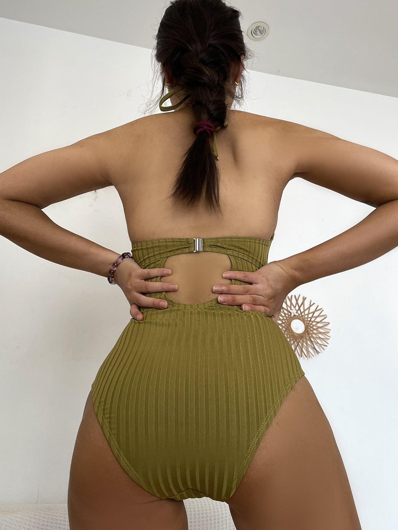Bikini de una pieza con cinturón cruzado de color sólido, traje de baño sexy con cuello halter para mujer.