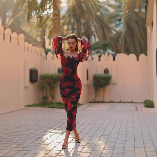 Vêtements pour femmes Tea Break Robe à imprimé floral, épaules dénudées, coupe ajustée, hanches