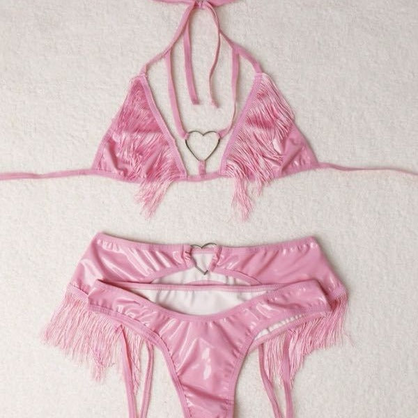 Traje de baño de dos piezas con cuello halter, espalda descubierta y abertura con borlas y recortes sexys