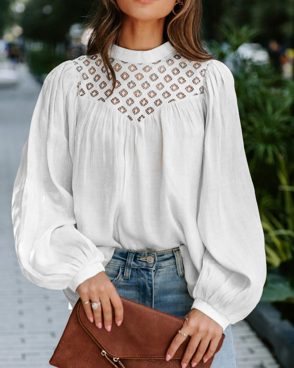Camisa de manga larga para mujer, con encaje, aberturas y costuras recortadas
