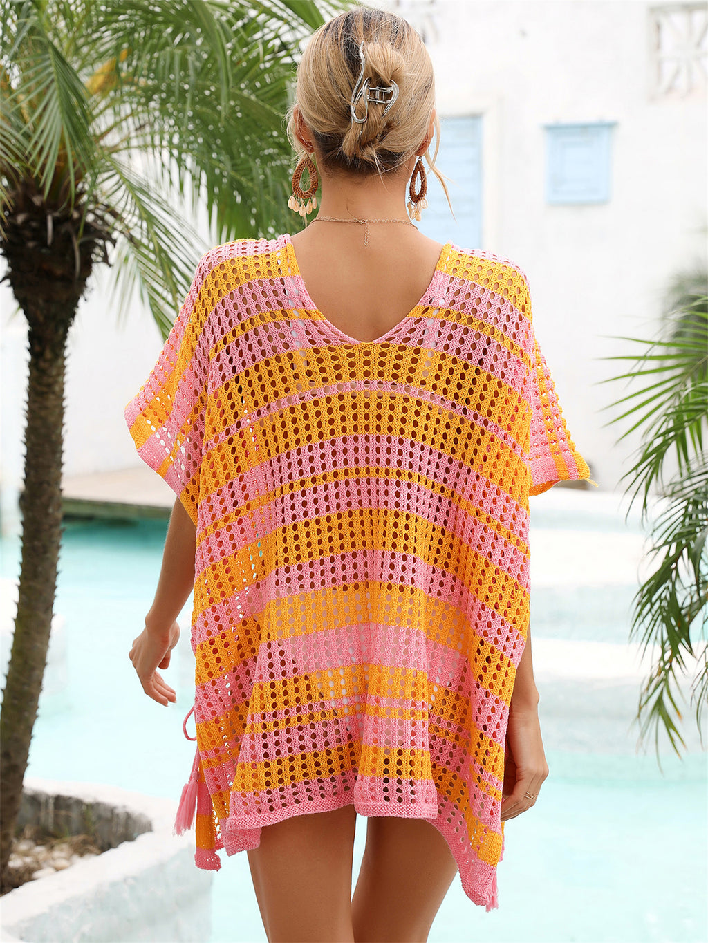 Vestido playero popular de verano con aberturas y recortes, tejido de punto para vacaciones