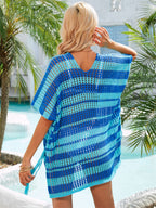 Vestido playero popular de verano con aberturas y recortes, tejido de punto para vacaciones