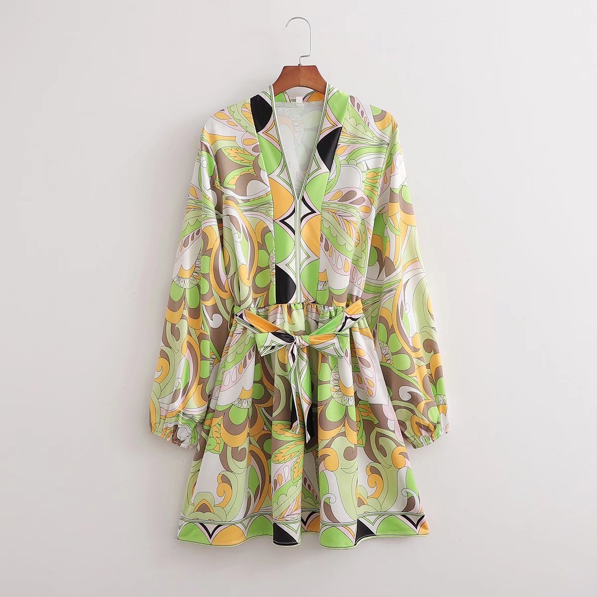 Sources Vintage Printed V neck Waist Controlled Long Sleeves Mid Length Dress Spring Summer Plus Size Slimming Dress BlipBlup