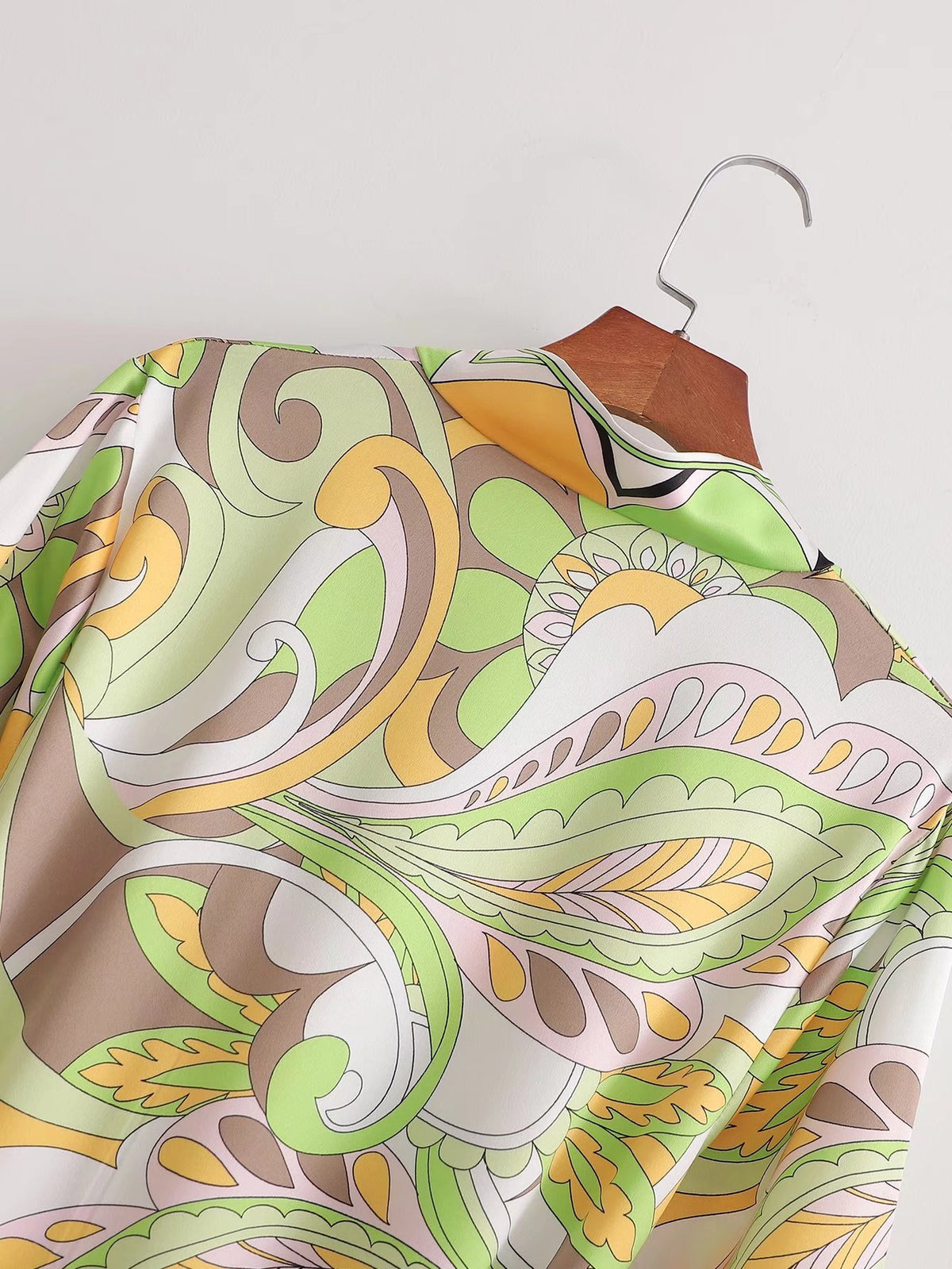 Sources Vintage Printed V neck Waist Controlled Long Sleeves Mid Length Dress Spring Summer Plus Size Slimming Dress BlipBlup