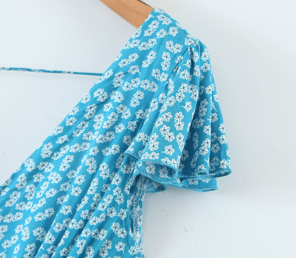 Spring Seaside Vacation Cardigan Lace up Sexy Waist Trimming Long Beach Dress ZDShop