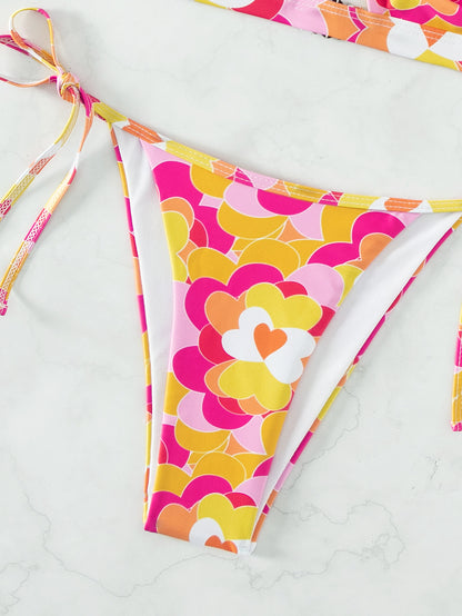 Traje de baño de bikini sexy con cuello halter dividido y estampado.