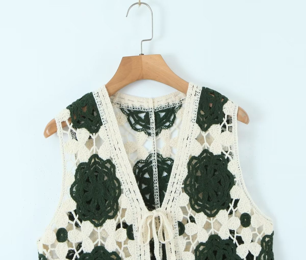 Spring Arrival Contrast Color Crocheted Top Comfort Casual Women Clothing Hong Kong Retro Hollow Out Cutout Design Vest