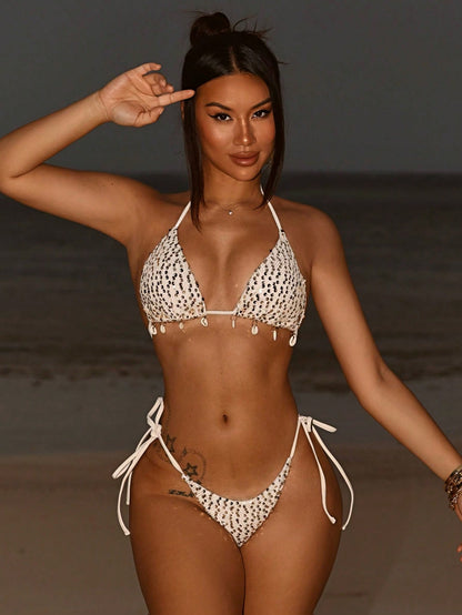 Bikini Bikinx para mujer con copa triangular brillante y decoración de conchas, bañador separado con lazo en la espalda