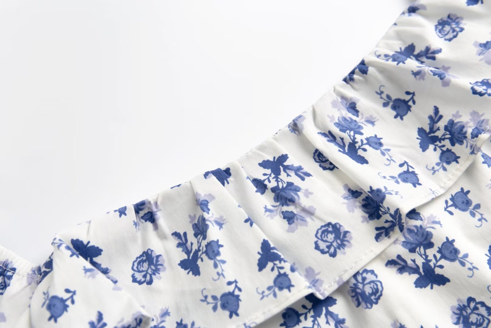 Early Spring French Retro Debutante Square Collar Lace Flying Sleeves Floral Print Slit Dress PullWind