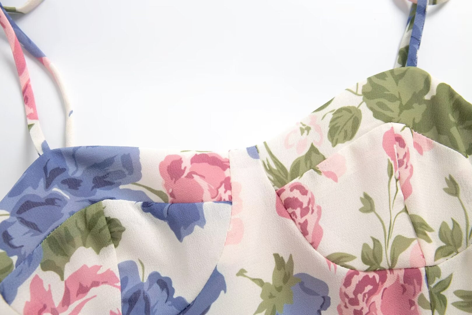 French Gentle Floral Print Cami Dress Summer Design Tight Waist Slim Pleated Split Dress PullWind