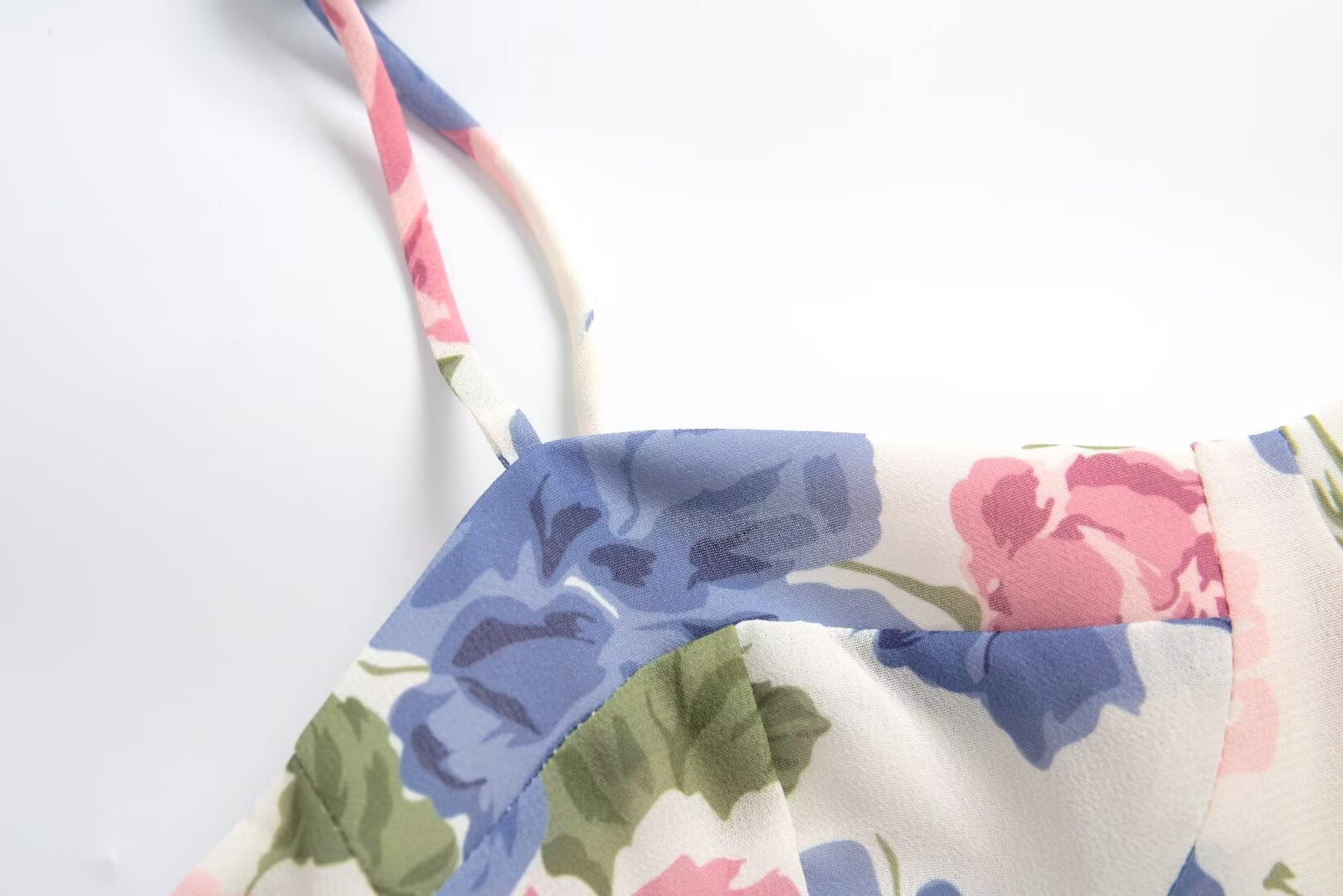 French Gentle Floral Print Cami Dress Summer Design Tight Waist Slim Pleated Split Dress PullWind