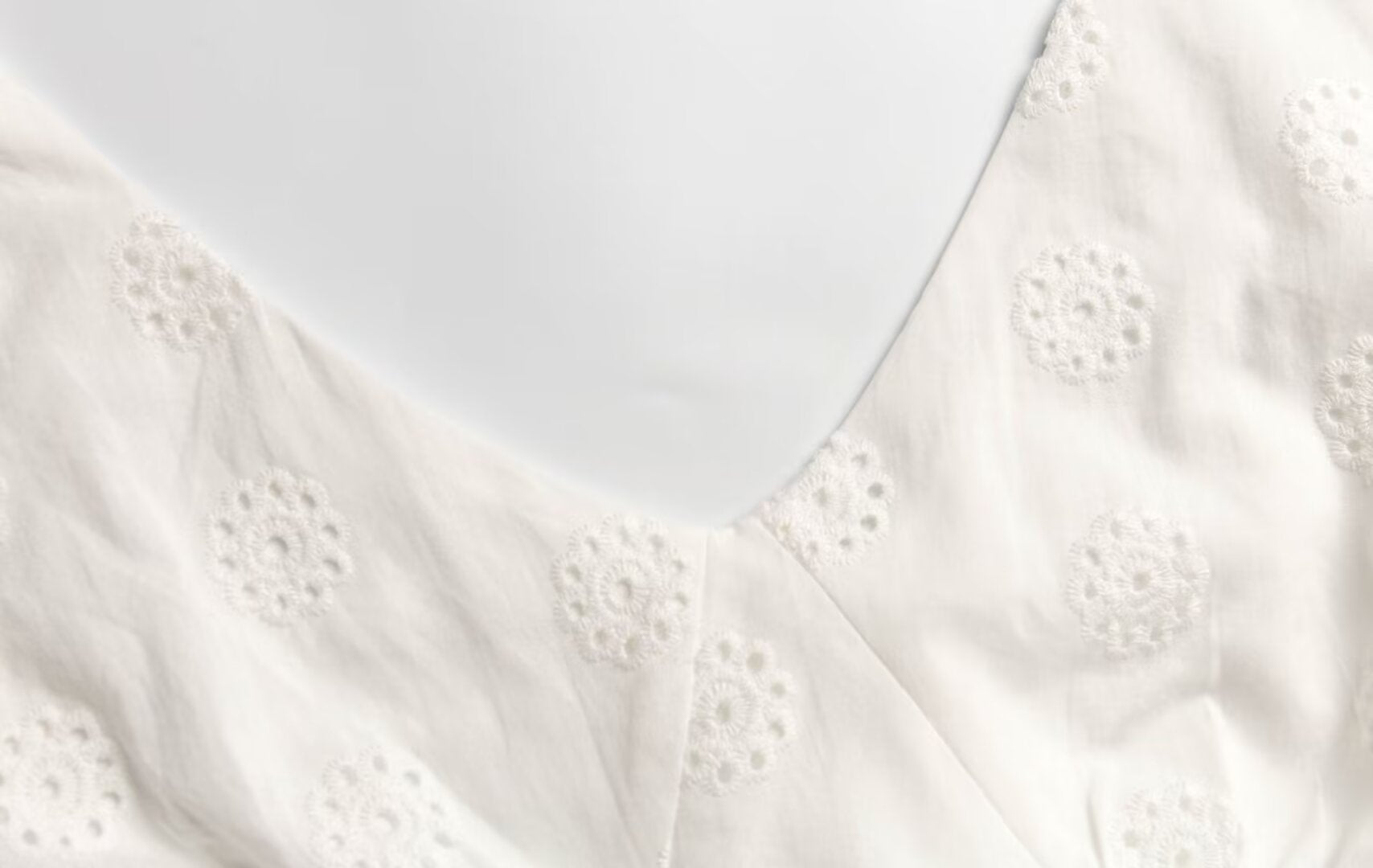 Summer High Grade Embroidered Dress Women Elegant Tied Waist Trimming Short Sleeved Long Dress PullWind
