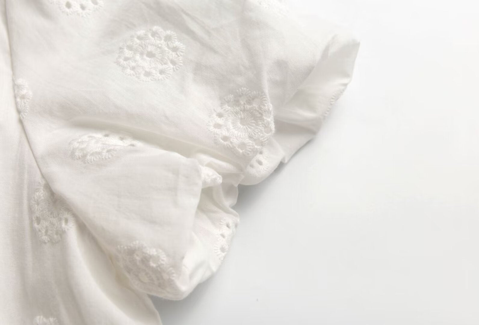 Summer High Grade Embroidered Dress Women Elegant Tied Waist Trimming Short Sleeved Long Dress PullWind