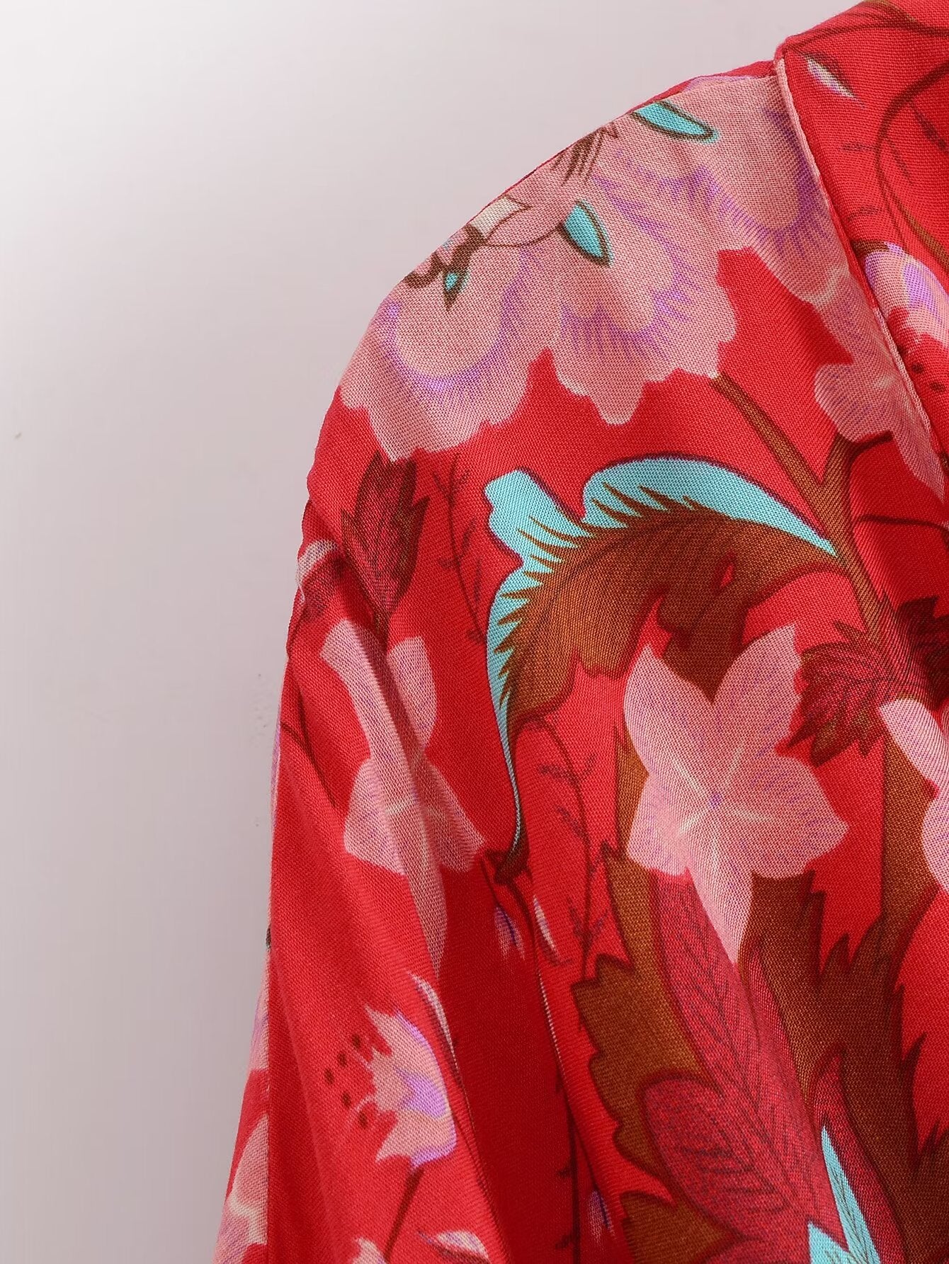Cárdigan tipo kimono corto con cinturón de rayón de verano