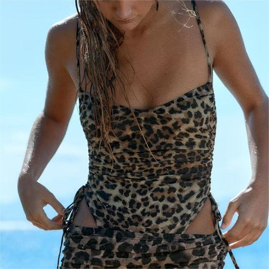 Traje de baño ajustado con decoración plisada de red de seda con estampado de animales de verano