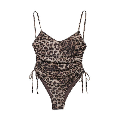 Traje de baño ajustado con decoración plisada de red de seda con estampado de animales de verano