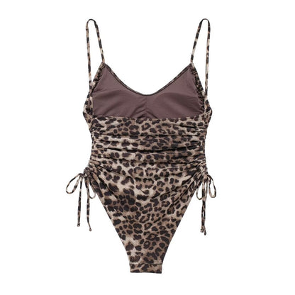 Traje de baño ajustado con decoración plisada de red de seda con estampado de animales de verano