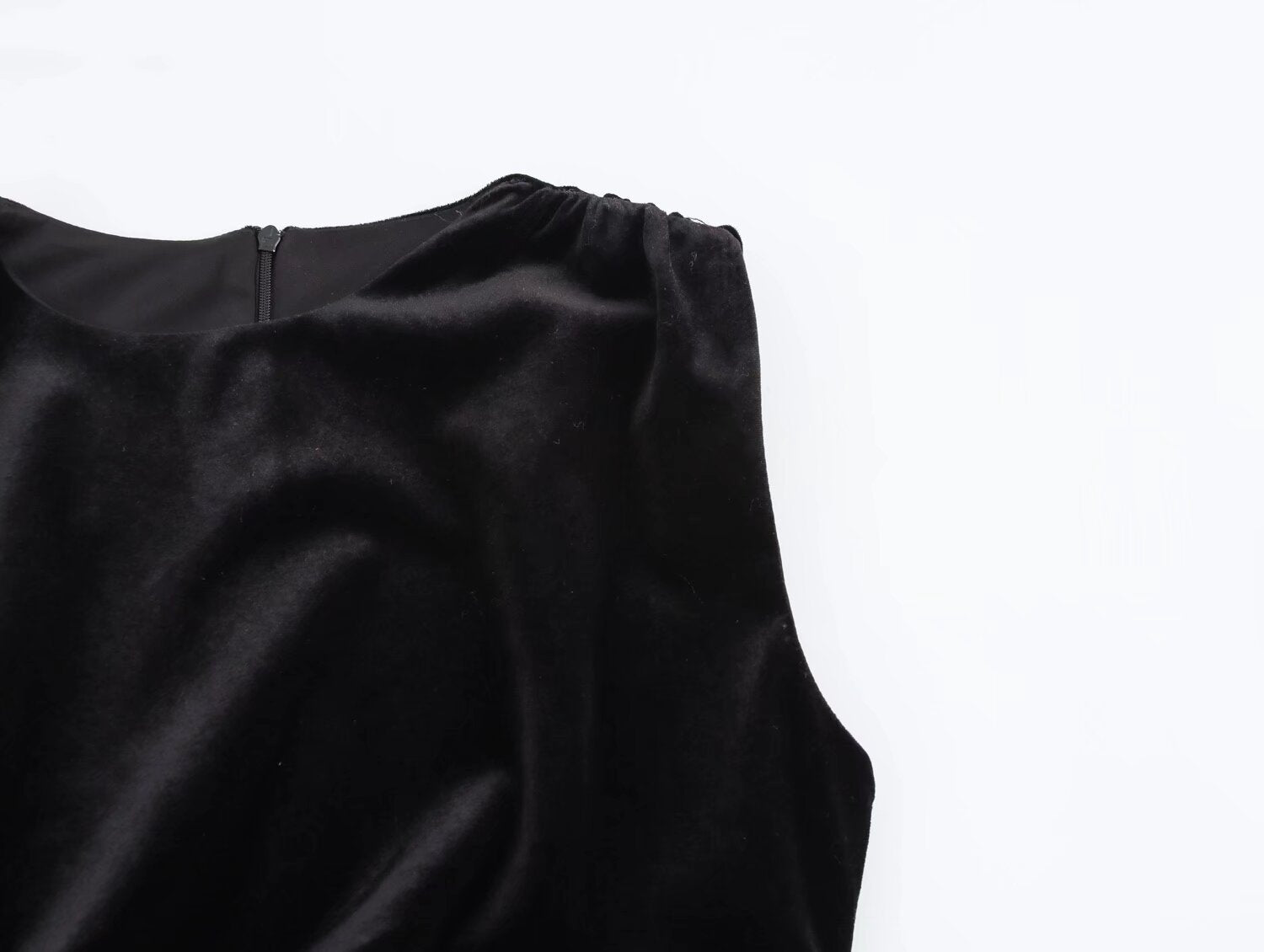 Vestido midi plisado con textura de terciopelo elegante para mujer de primavera