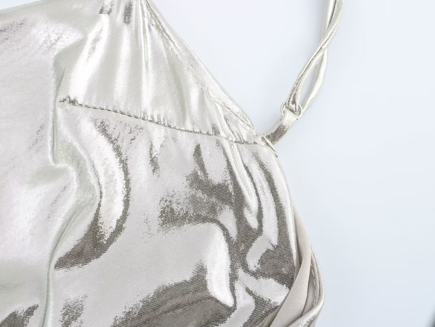 Robe plissée à fines bretelles en feuille métallique pour femme