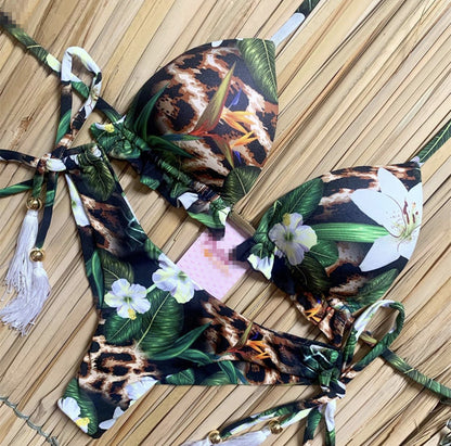 Traje de baño de bikini con borlas estampadas