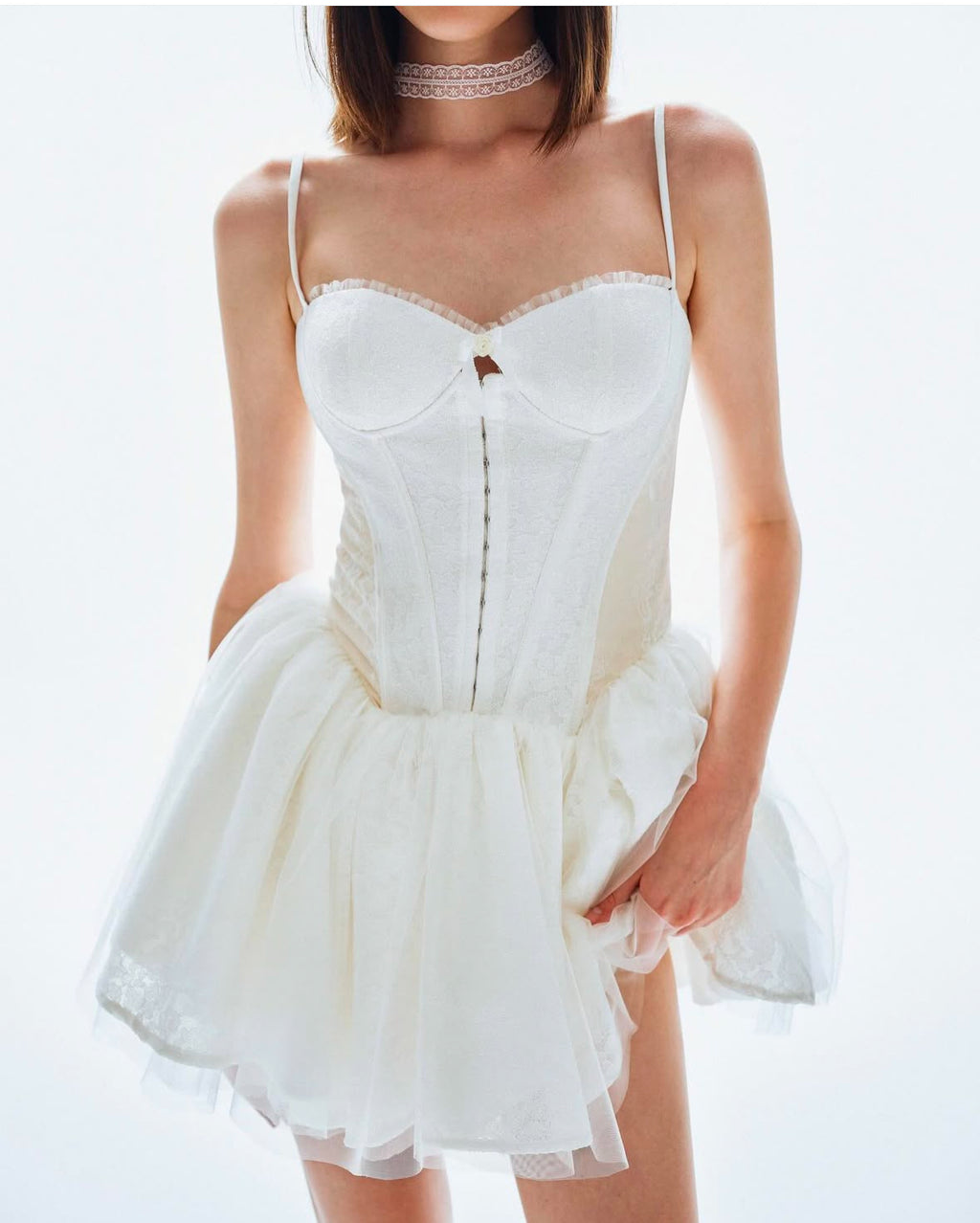 Vestido de encaje bordado con cintura moldeada, sexy, fresco, dulce y picante para vacaciones de primavera y verano.