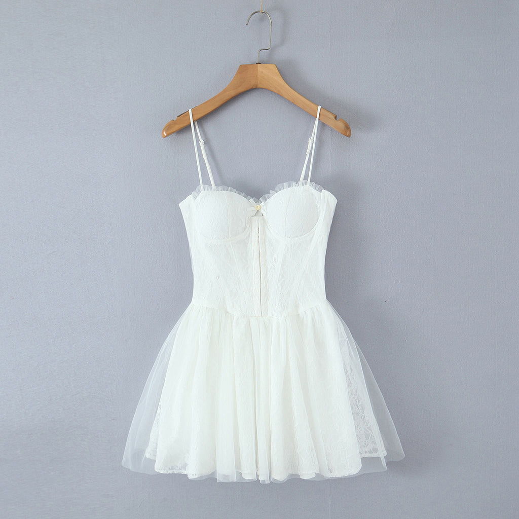 Vestido de encaje bordado con cintura moldeada, sexy, fresco, dulce y picante para vacaciones de primavera y verano.