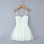 Vestido de encaje bordado con cintura moldeada, sexy, fresco, dulce y picante para vacaciones de primavera y verano.