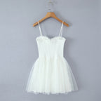 Vestido de encaje bordado con cintura moldeada, sexy, fresco, dulce y picante para vacaciones de primavera y verano.