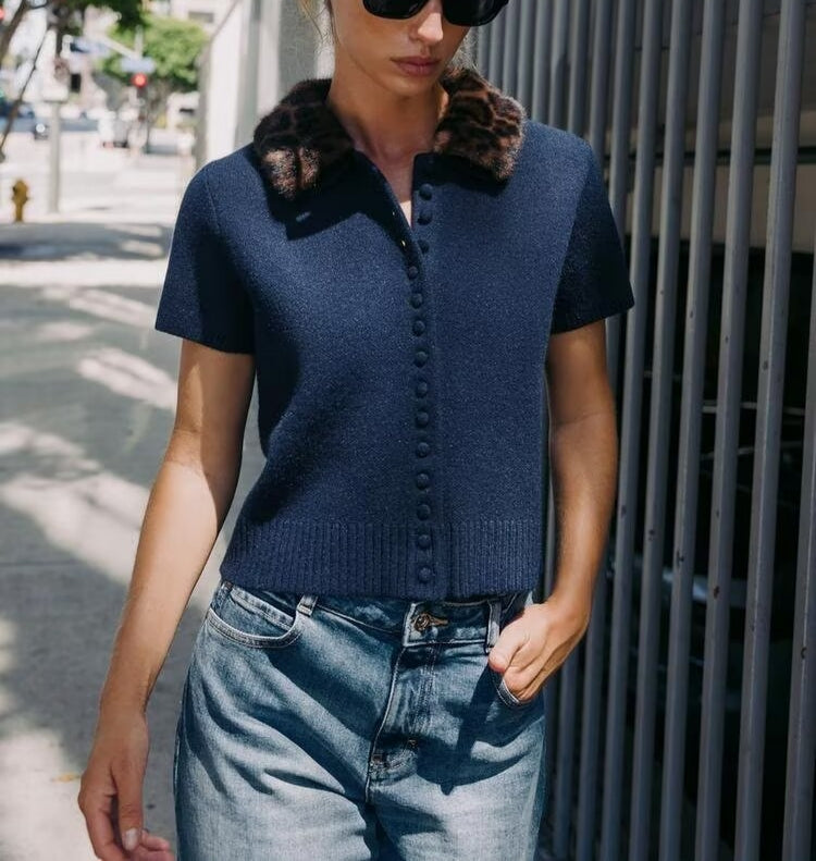 Abrigo de punto con escote y estampado animal para mujer