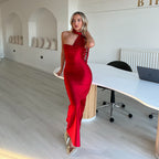 Robe fourreau moulante sexy à bustier dos nu, idéale pour les défilés de printemps et les soirées cocktail.