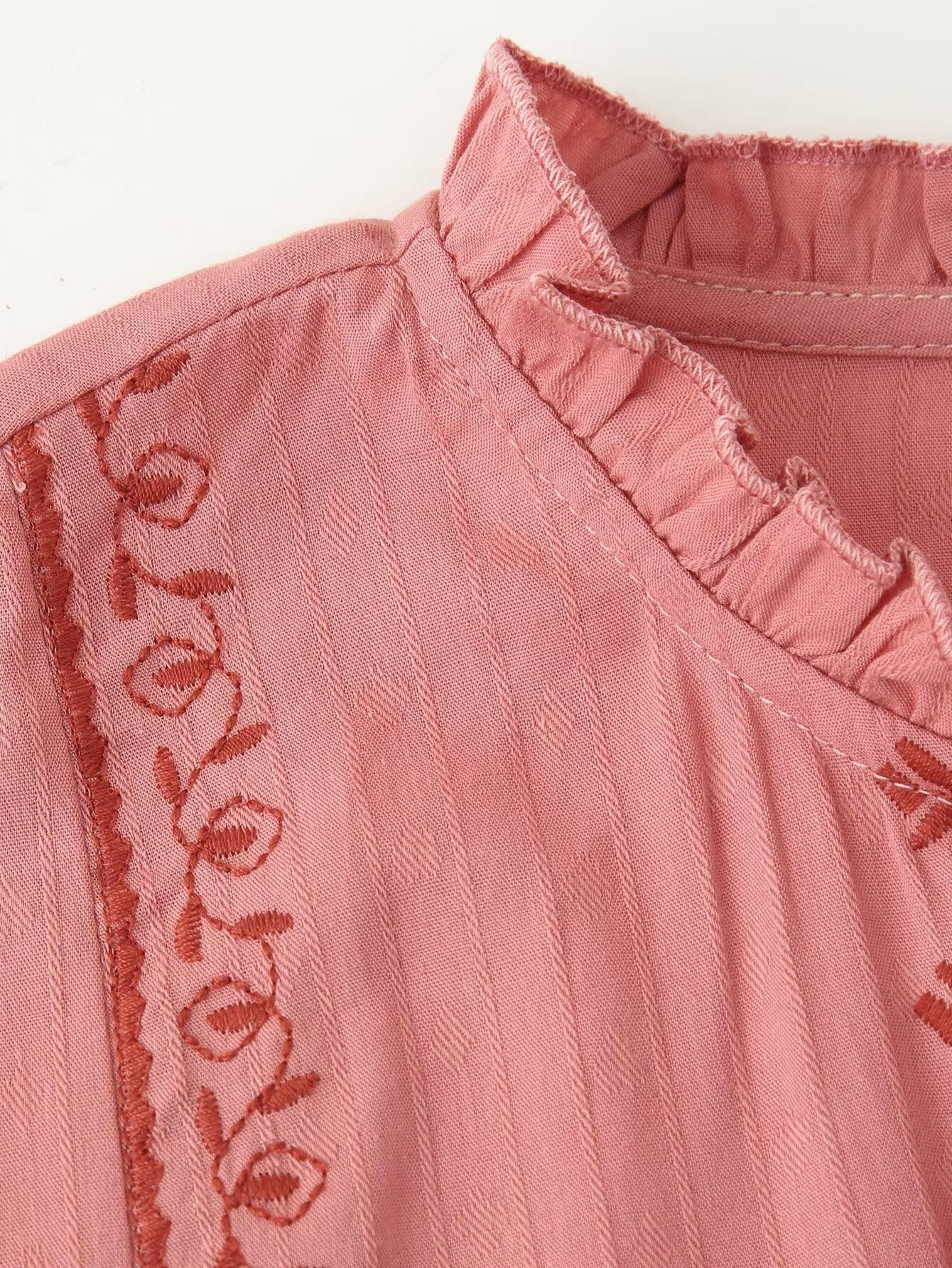 Camisa bordada de manga larga con contraste de color para mujer