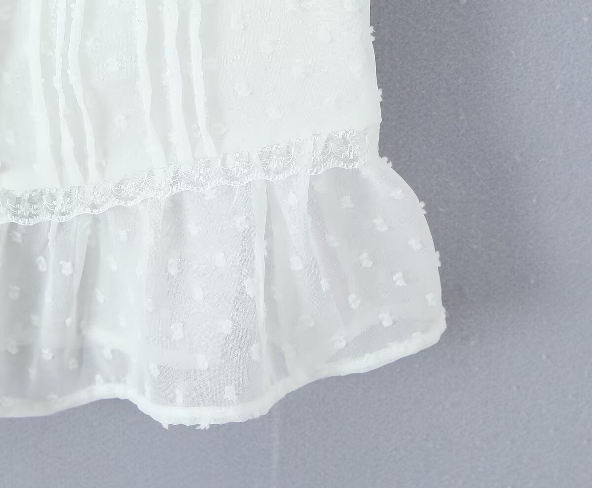 Débardeur court et sexy en dentelle Atmosphere Lace, coupe moulante, taille basse, style Niche.