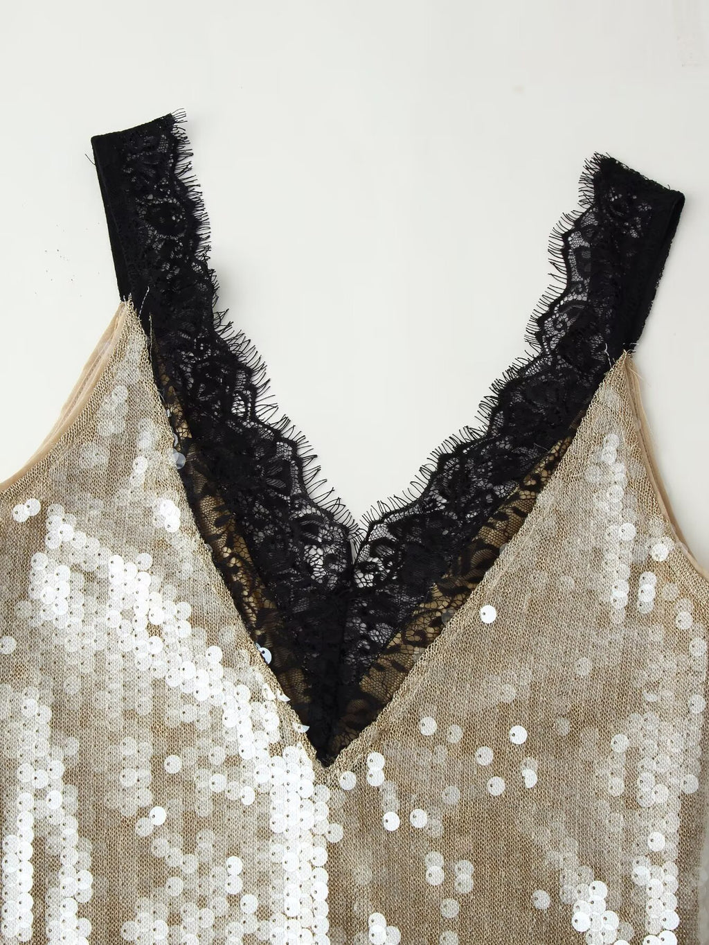 Robe en dentelle ornée de perles pour femme
