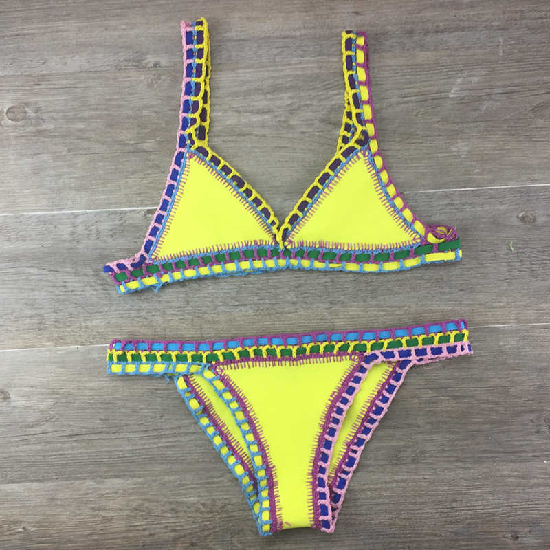 Conjunto de bikini de ganchillo hecho a mano con costuras