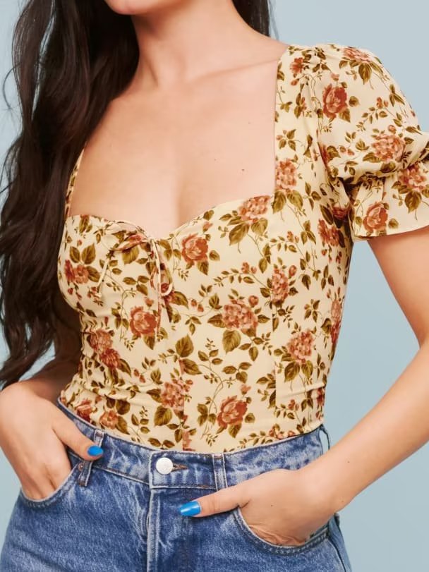 Camisa ajustada de moda de verano, camisa de cuello cuadrado, blusa francesa vintage con pequeñas flores y mangas abullonadas para mujer