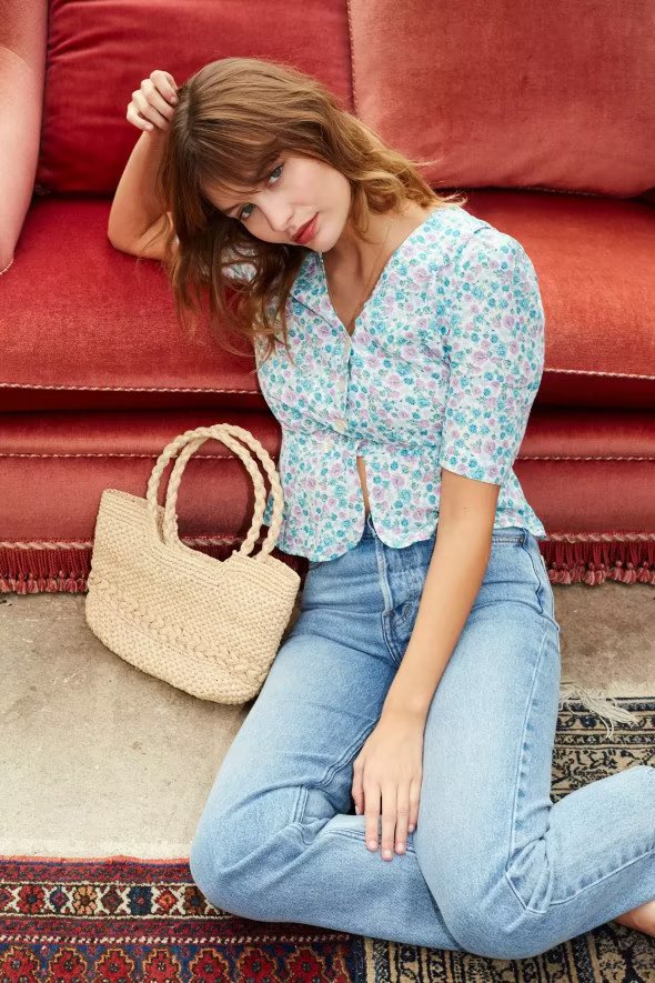Camiseta de manga corta con cuello en V y estampado floral retro de Hong Kong para mujer