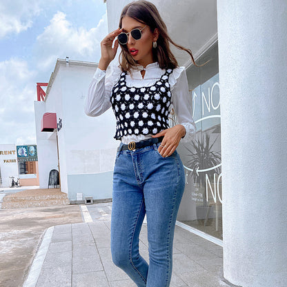 Top de verano de talla media sexy con efecto adelgazante irregular en color negro.