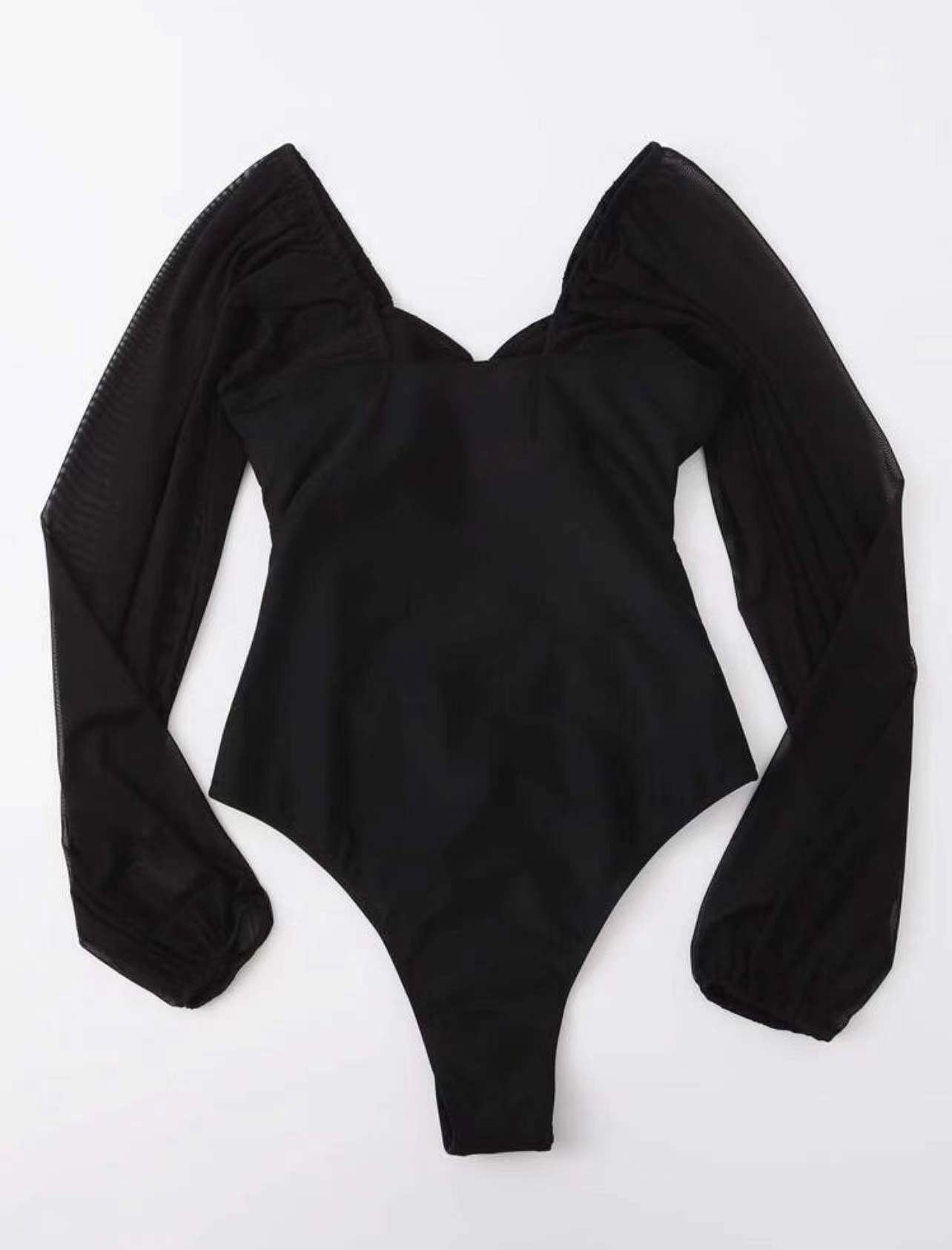 Traje de baño de una pieza pequeño con mangas de bikini