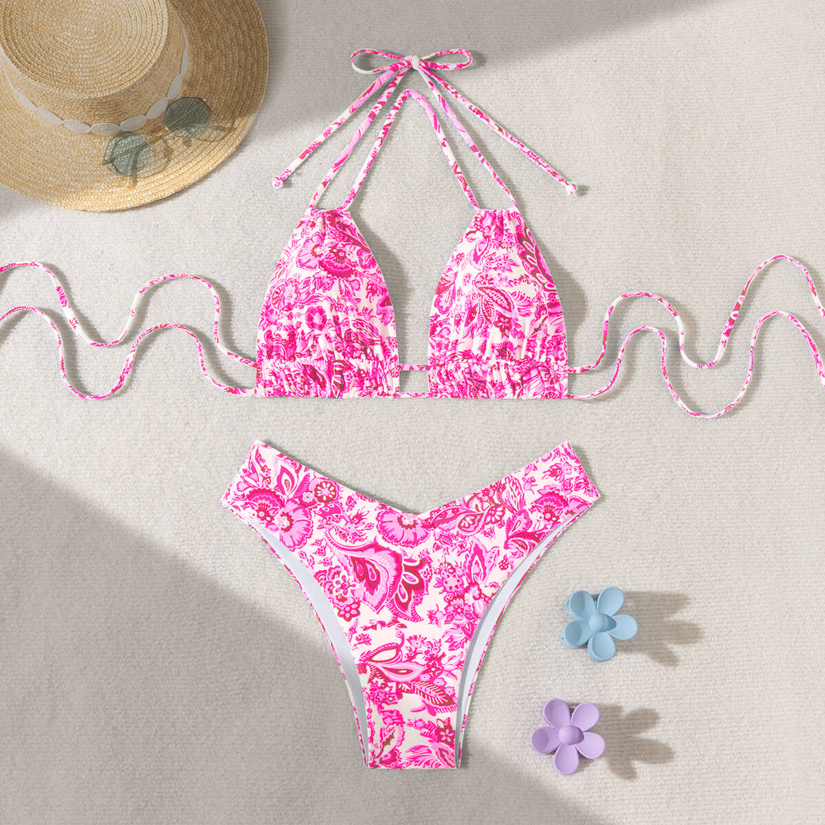 Bikini sexy con parte superior tipo V y cordones ajustables de color liso
