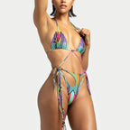 Maillot de bain bikini de qualité avec pompons et fentes élastiques